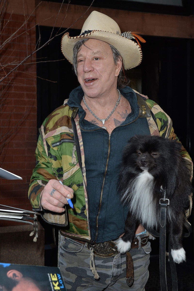 Mickey Rourke nu e, de fapt, Mickey, ci... Philip Andre