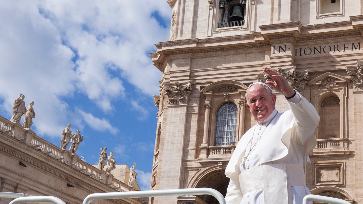 Papa Francisc a murit