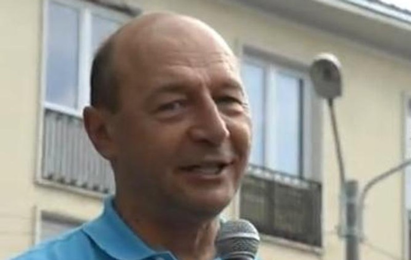 GAFA MONUMENTALĂ a lui BĂSESCU. Gestul cu care poate ŞOCA lumea întreagă | FOTO&VIDEO