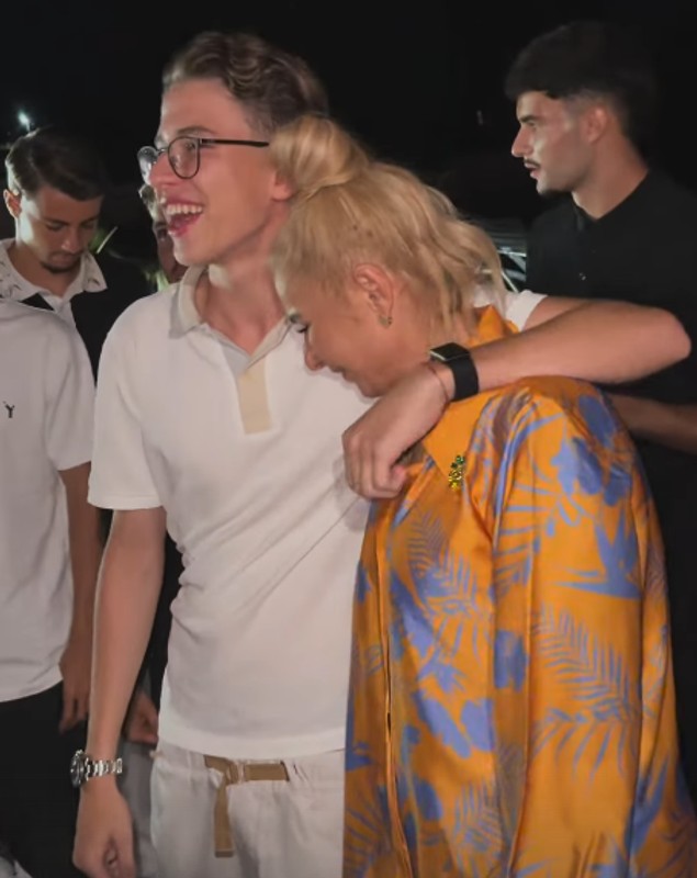 Câți bani a plătit Anamaria Prodan pentru majoratul lui Bebeto: „Este prințul meu”. La petrecere au fost peste 100 de persoane
