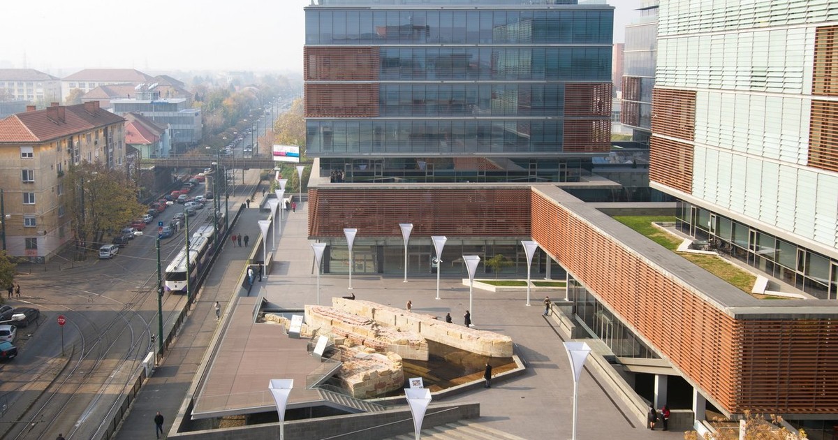 REPORTAJ: Lumea a treia în centrul Timișoarei, în fața unui super-centru de business. De la proiectul exemplu în arhitectură la nepăsare