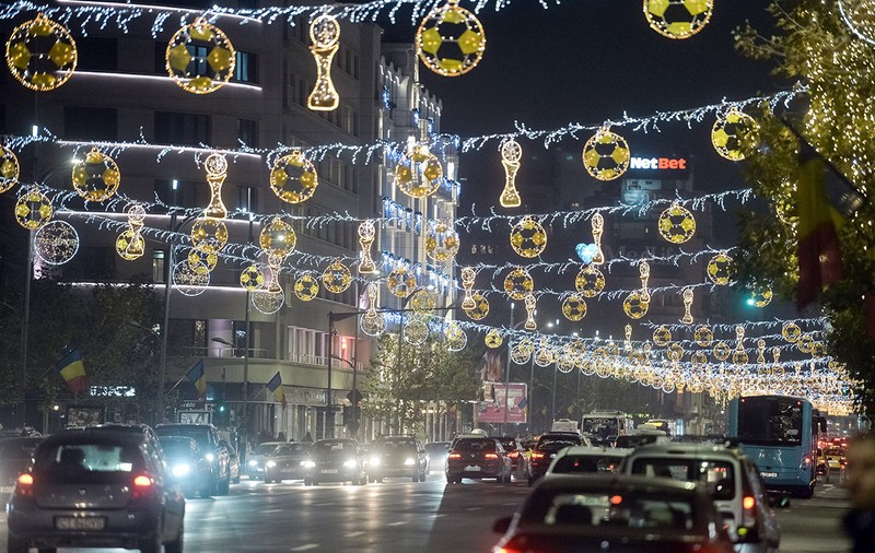 Primarul sectorului 6 a anunțat că renunță la luminiţele de Crăciun, într-un mesaj devenit viral
