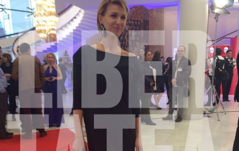 Cea mai surprinzătoare apariţie de la Premiile GOPO! Nu a mai recunoscut-o nimeni pe Bela din "La Bloc"