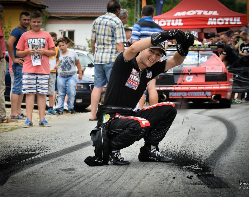 Absolvent de Drept, agent de vânzări, din participant la curse de noapte ilegale ajuns campion național de drift. Traseul fabulos al lui Sorin Ene / VIDEO