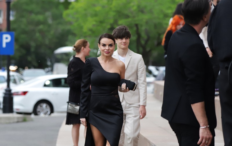 Jojo, apariție rară alături de fiul ei Achim, în vârstă de 13 ani. Adolescentul seamănă perfect cu mama lui. „Îmi place actoria, dar nu cred că o să fac asta”
