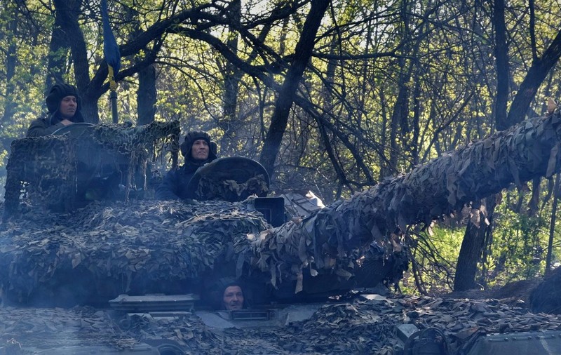 Război în Ucraina, ziua 440 | Zelenski: „Rușii nu au fost capabili să captureze Bahmut înainte de 9 mai. Din păcate, orașul nu mai există”