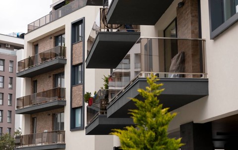 Doi tineri au dat 80.000 de euro avans la un apartament în Cluj și s-au trezit fără casă și fără bani. Locuința cu două camere, scoasă din nou la vânzare pentru prețul uriaș de 240.000 de euro
