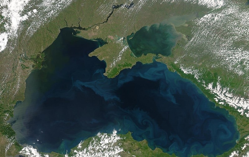 În Marea Neagră este cel mai mare dezastru ecologic, avertizează ministrul mediului. Fechet: „Monitorizăm imaginile satelitare”