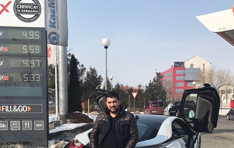 FOTO EXCLUSIV/ Tzanca-Uraganu a ”măturat” parcul auto al maneliștilor. Noul bolid al artistului îi va face să crape de invidie pe mentorii lui Salam și Minune