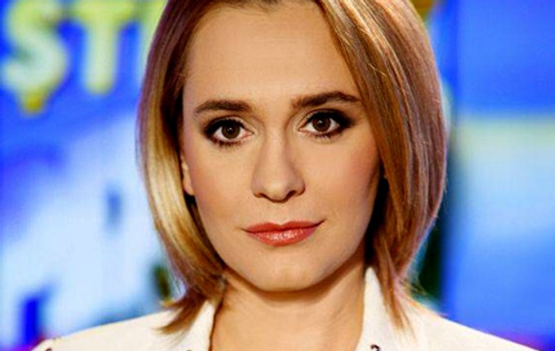 ADEVĂRATA FAŢĂ A ANDREEI ESCA! Îţi place cum arată ştirista Pro TV FĂRĂ PIC DE MACHIAJ? | FOTO ÎN ARTICOL