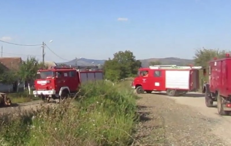 A cerut-o în căsătorie cu pompierii după el! VIDEO
