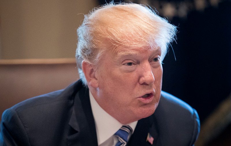 Trump vânează Amazon, nu Facebook. Acțiunile retailerului scad dramatic pe bursă