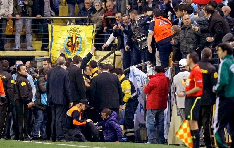 Video | Fanii lui Napoli au căzut în cap la meciul cu Villareal