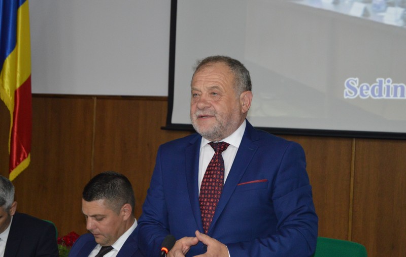 Preşedintele Consiliului Judeţean Vaslui, Dumitru Buzatu, a încălcat legea. Nu a purtat mască de protecție în timpul ședinței CJ