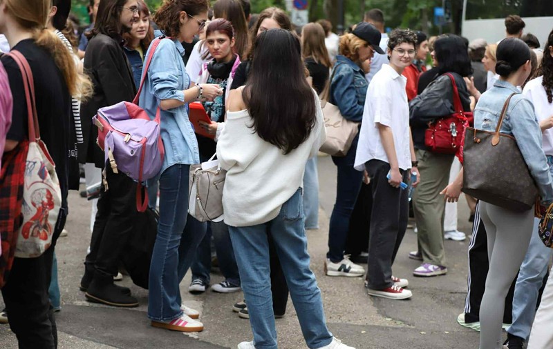 Parada modei la Bacalaureat. Liceenii de la Jean Monnet au defilat cu branduri de lux la prima probă