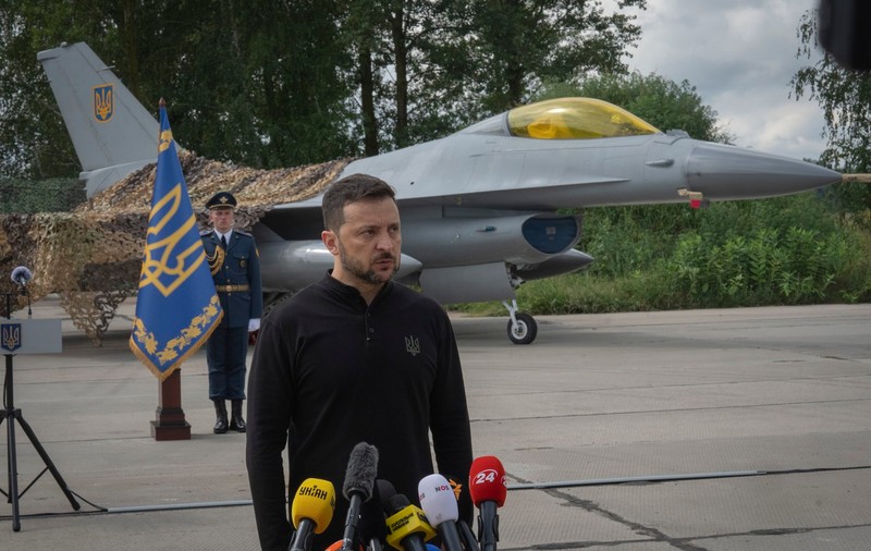 Ucraina a primit primele avioane F-16. Zelenski: „Am reuşit. Au început deja să le folosească”
