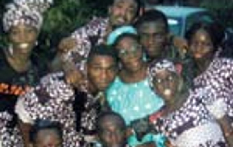 Ce mai familie are Dino!