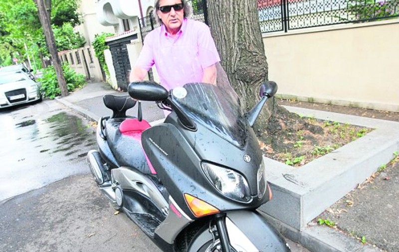 Ilie Năstase: «Nu renunţ la scuter!»