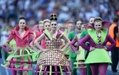 epa04786691 Artists perform prior to UEFA Champions League final soccer match between Juventus FC and FC Barcelona at Olympic Stadium in Berlin, Germany, 06 June 2015. EPA/ANDREAS GEBERT