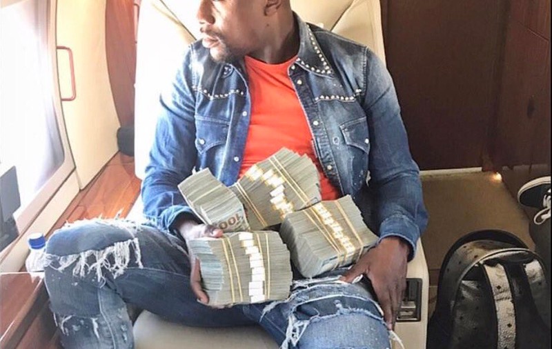 Floyd Mayweather a dat încă un tun uriaș la pariuri. Fostul pugilist a mizat pe un meci de baschet din NBA