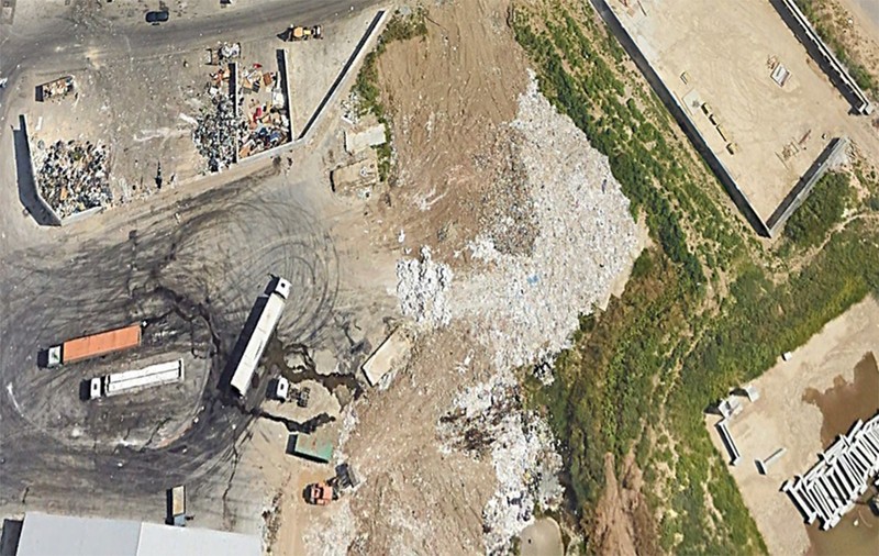 „Se văd din satelit tancurile lui Putin, cum să nu vezi gunoaiele?”. Bucureștenii care au găsit pe hărțile Google cum utilajele Primăriei Sectorului 3 îngropau deșeuri 