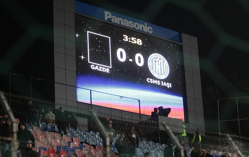 FOTO / Cum a acoperit conducerea Stelei numele şi sigla. Cine a uitat s-o facă