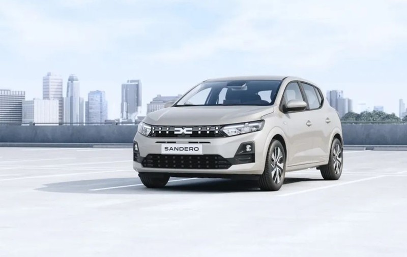 Dacia Sandero Stepway Hybrid 155: visul șoferului are 155 CP și costă 20.950 euro
