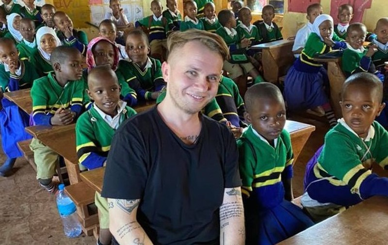 Codin Maticiuc a donat bani pentru o școală din Africa. Povestea emoționantă făcută publică de actor. „Erau până la 80-90 de copii într-o clasă”
