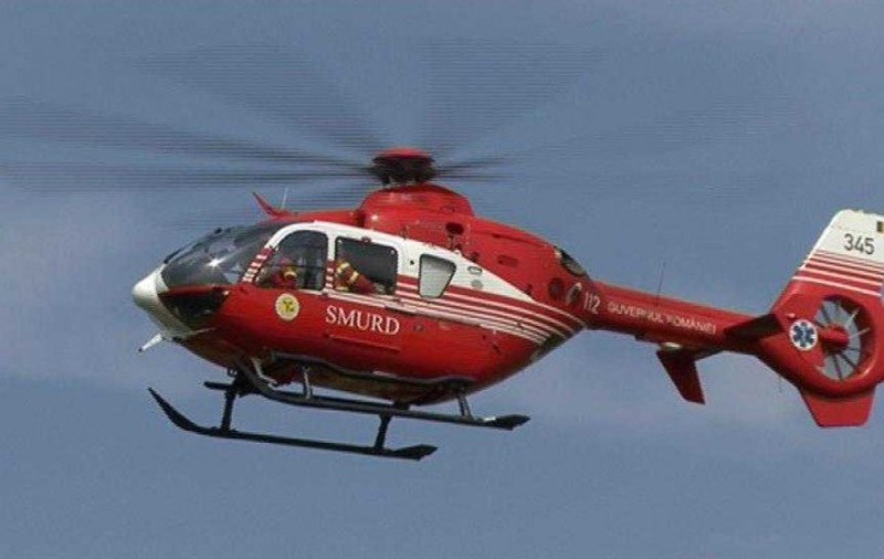 Un turist şi-a pierdut cunoştinţa, la Cabana Suru din Munţii Făgăraşului. Bărbatul, preluat de un elicopter SMURD