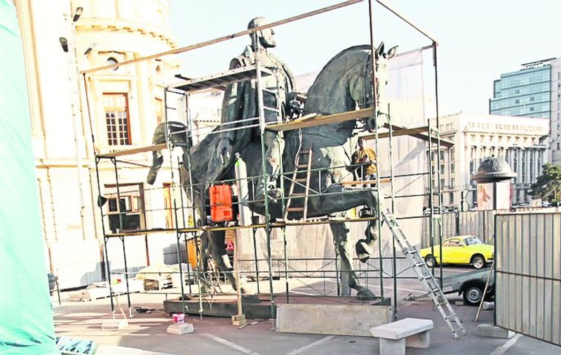 Statuia lui Carol I, în centrul Capitalei