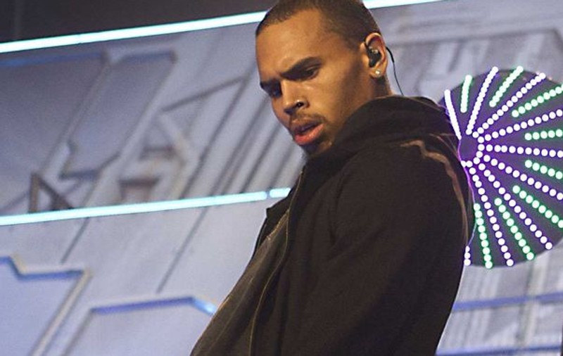Chris Brown s-a bătut duminică seară cu Frank Ocean în faţa unui studio din Los Angeles