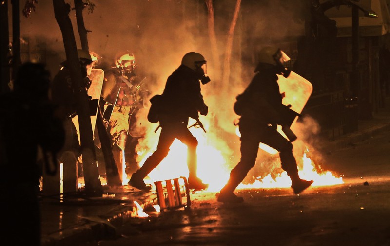 Un român se numără printre cei arestați în urma violențelor de la Atena