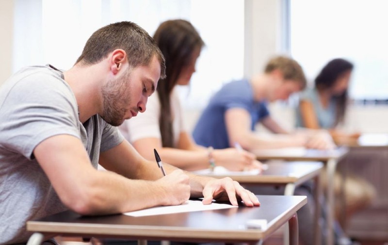Peste 30.000 de elevi de clasa a XII-a nu s-au prezentat la proba la alegere de la simularea pentru Bacalaureat