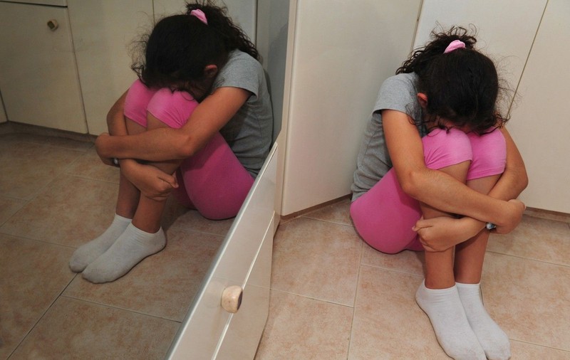 Mama criminală din Galați a fost condamnată definitiv: şi-a torturat şi, în cele din urmă, şi-a ucis fetiţa de 9 ani