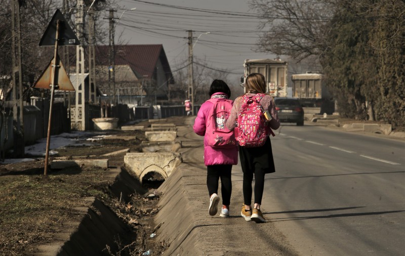 Liceul din Vaslui, unde peste 30% din elevi fac naveta. „E o păcăleală că se decontează integral transportul elevilor”
