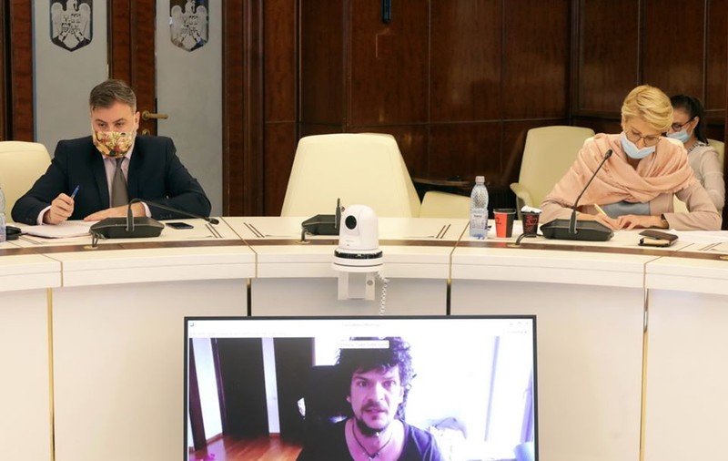 Spectacolele în aer liber ar putea fi reluate în anumite condiţii. Guvernul a discutat cu actorii. Şomajul tehnic va continua în domeniul artistic