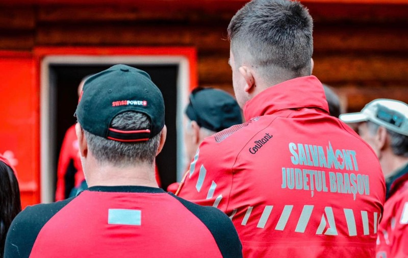 Cetăţean ucrainean, rămas blocat în Munţii Făgăraş, salvat de salvamontişti