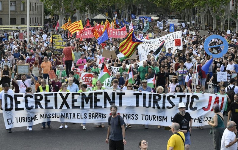 Barcelona vrea să mărească o taxă turistică de până la trei ori, în încercarea de a opri turismul excesiv: „Un factor de descurajare”