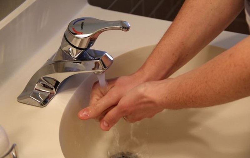 Ți-e teamă de microbi? Ai putea suferi de tulburare obsesiv-compulsivă