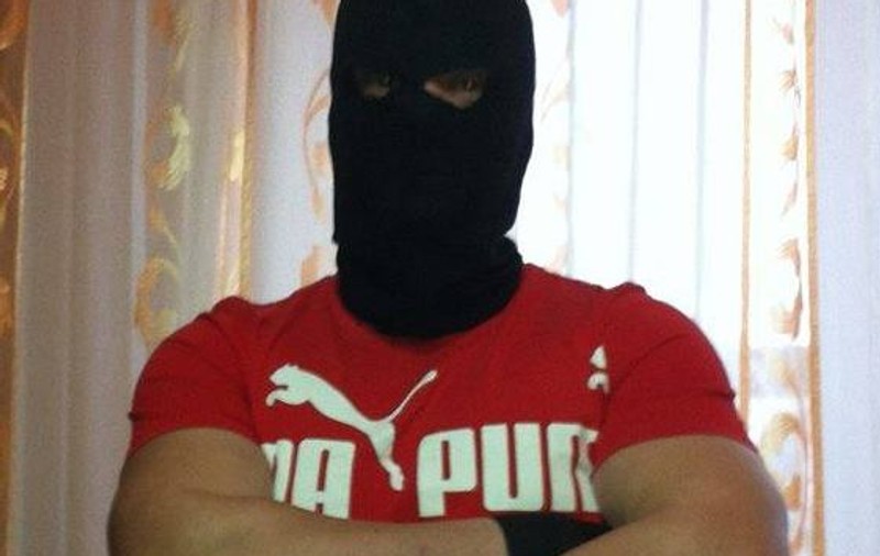 Interlopul care a îngrozit România se dădea luptător împotriva rasismului! ^S-a fotografiat cu un fotbalist al Stelei / FOTO și VIDEO