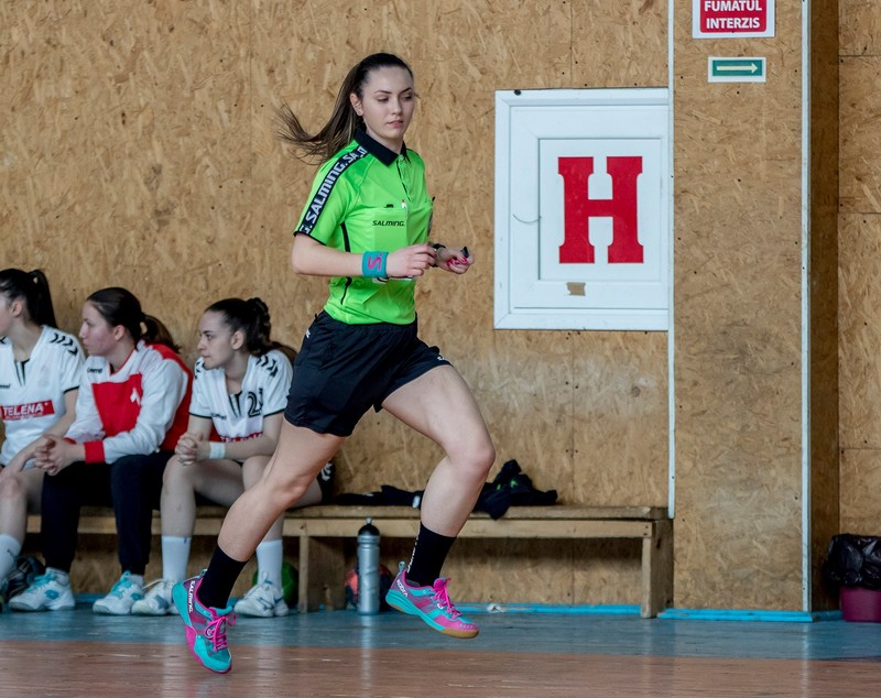 Și arbitrajul are frumusețea lui! Povestea cuplului Georgiana Lungu - Mihaela Paraschiv, ”fluierașe” la handbal: ”Ca jucătoare, aveam șanse mai mici să ajungem sus, din cauza taliei”