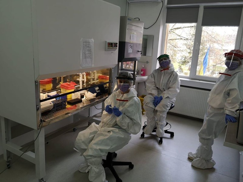 Cadre didactice și rezidenți de la Universitatea Transilvania din Brașov lucrează în Pavilionul Tractorul al Spitalului Clinic Județean de Urgență Brașov