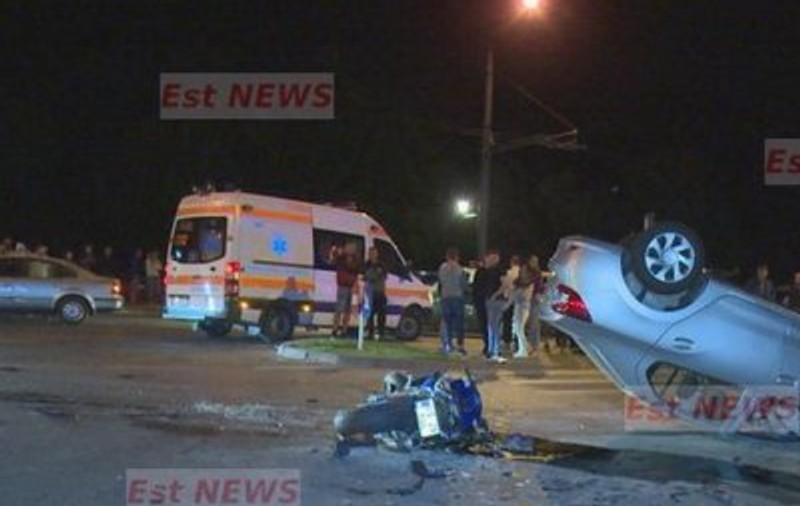 Un motociclist a murit chiar în fața spitalului. Șoferul care nu a acordat prioritate îi ducea mâncare soției, medic de gardă