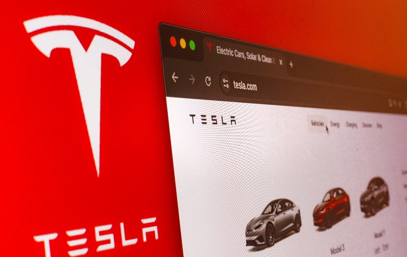 Schimbare majoră la Tesla: conducerea autonomă va fi doar pe abonament