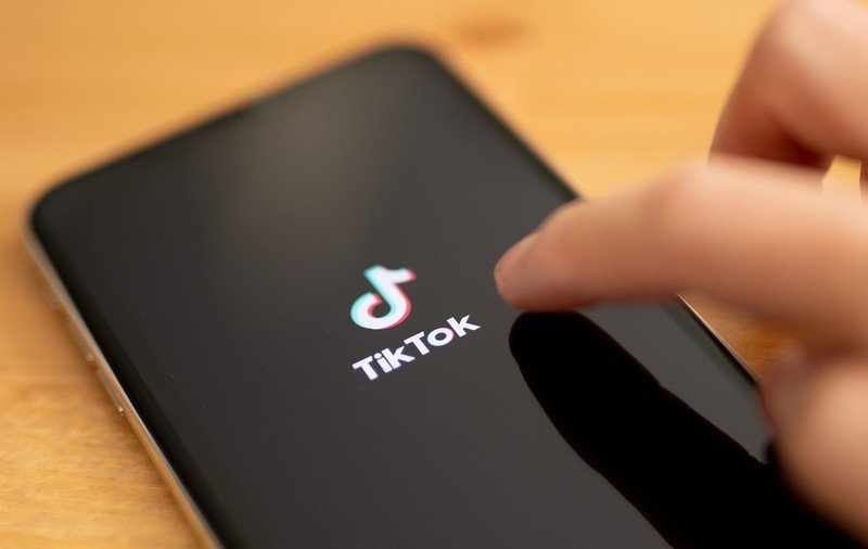Un copil de 14 ani din Bistrița s-a sinucis după ce ar fi primit o provocare pe TikTok