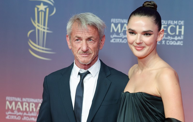 Sean Penn, prima apariție oficială alături de iubita Valeria Nicov. Ea are 30 de ani, iar actorul a împlinit 64 în luna august