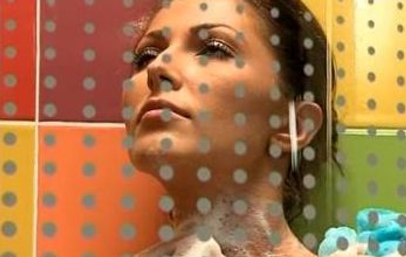 Video | Ilinca Vandici, goală în duş în "Narcisa"