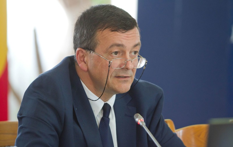 Ales rector la Universitatea Dunărea de Jos din Galați, Lucian Georgescu nu a fost confirmat de minister. Contracandidatul său a contestat rezultatul votului