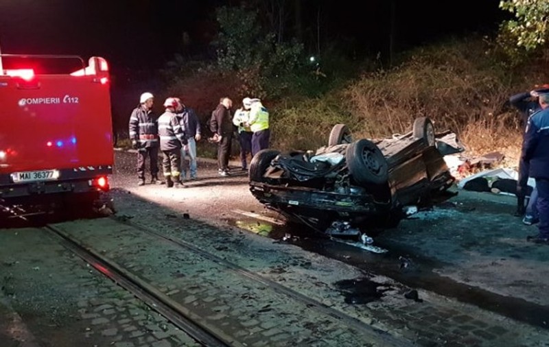 Accident înfiorător în Arad! Doi tineri au murit, după ce au sărit cu mașina de pe un pod. Erau membri ai galeriei celor de la UTA Arad / FOTO