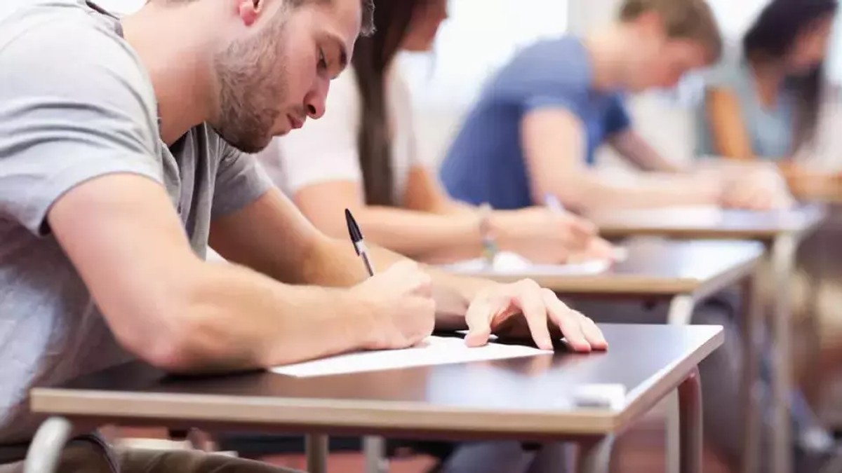 VIDEO Subiecte la simulare la Limba Română Bacalaureat 2023. Modele de subiecte pentru simularea care începe astăzi